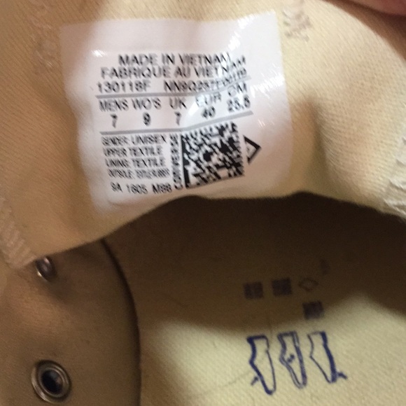 Converse - Picture 3 of 3